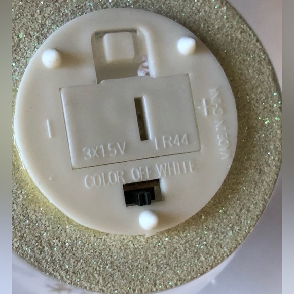 Vintage light up Glass Christmas ornament - Picture 3 of 4